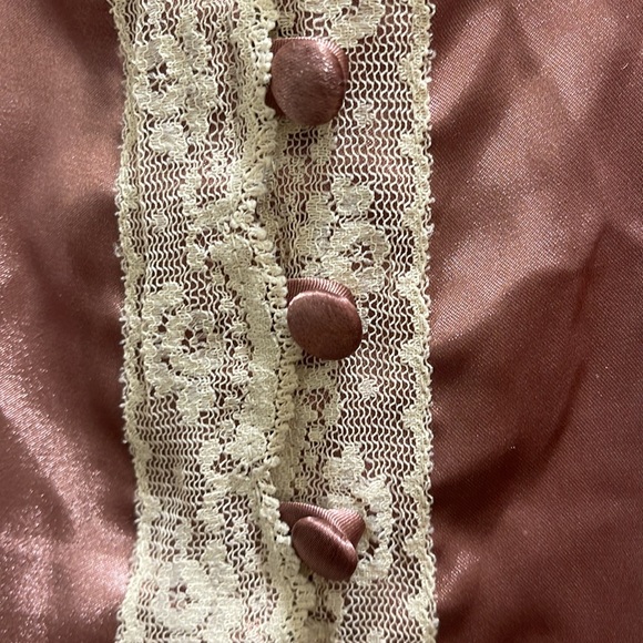 🔥🔥 Adorable silk and lace cami. - Picture 9 of 9